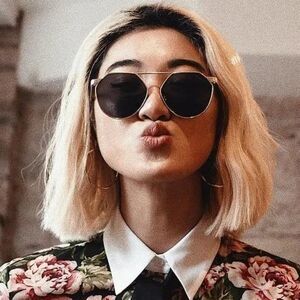 Sloane | Men | Sunglasses | Isak in Gold/Black | Preloved